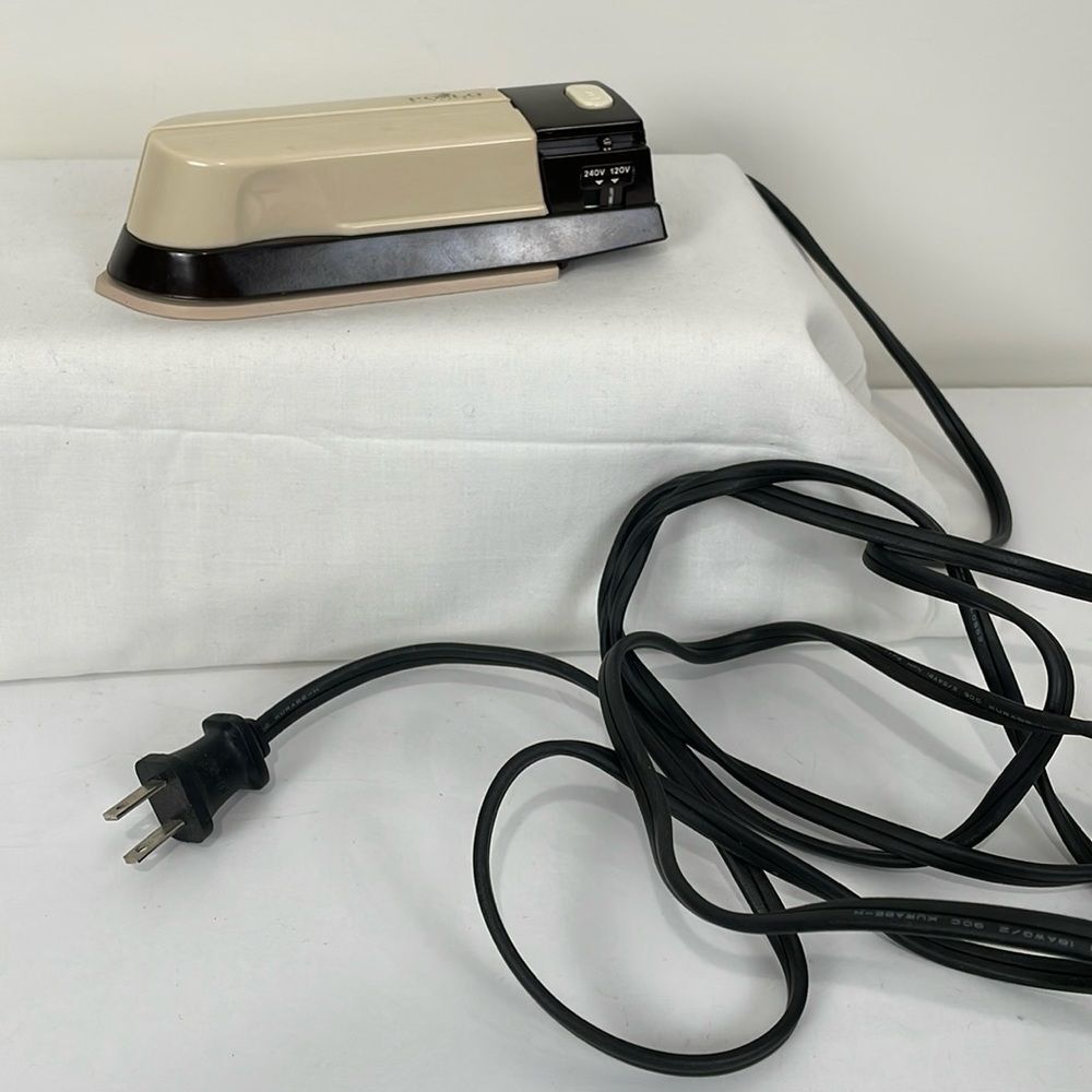 Polo by Hartman Travel Iron TESTED Mini Space Saver
